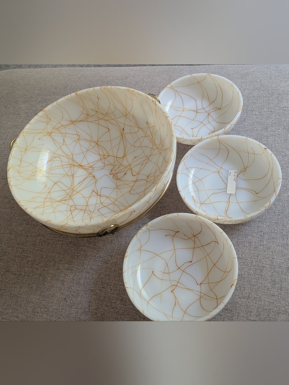 Vtg MCM Hazel Atlas Milk Glass Spaghetti Drizzle Salad Set 4 Bowls & Brass Rack
